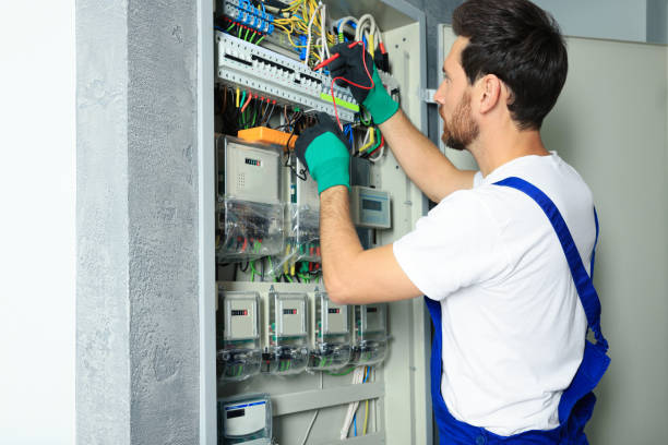 Best Emergency Electrical Repair  in Saunders Lake, OR